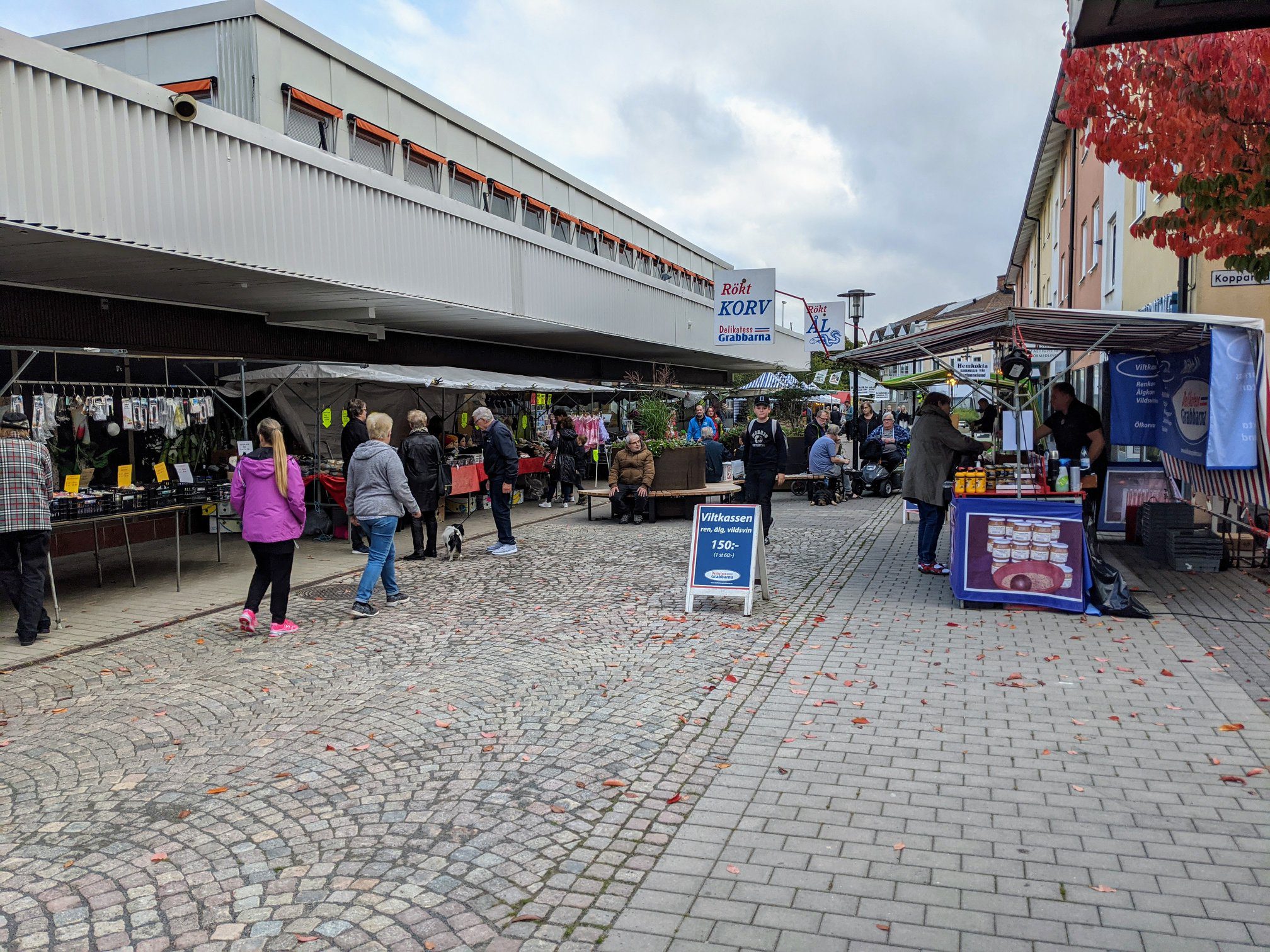 Centro de Hultafred durante un día de mercado